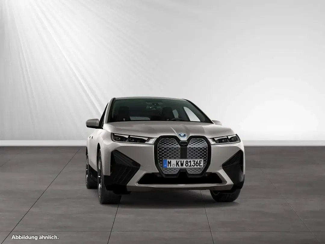 BMW iX - Thumbnail 10