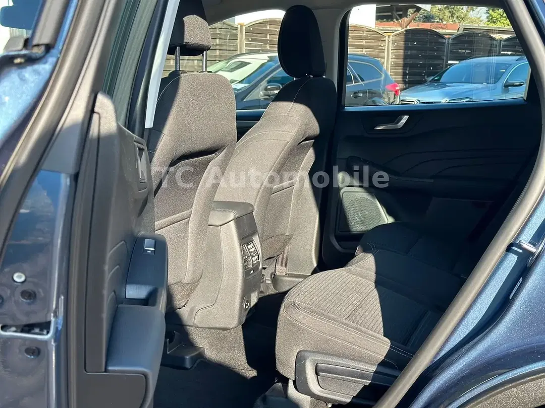 Ford Kuga - Thumbnail 5