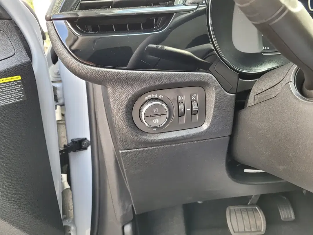 Opel Corsa - Thumbnail 11