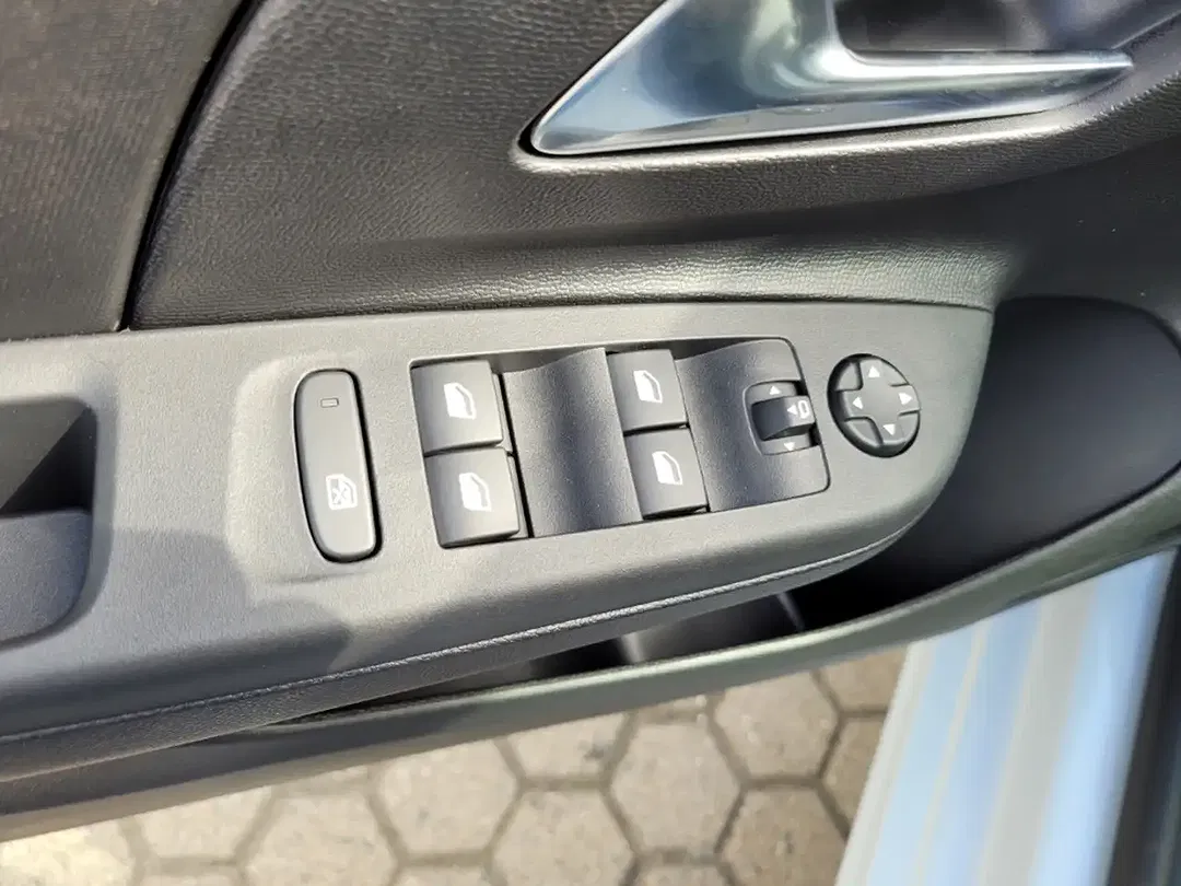 Opel Corsa - Thumbnail 15