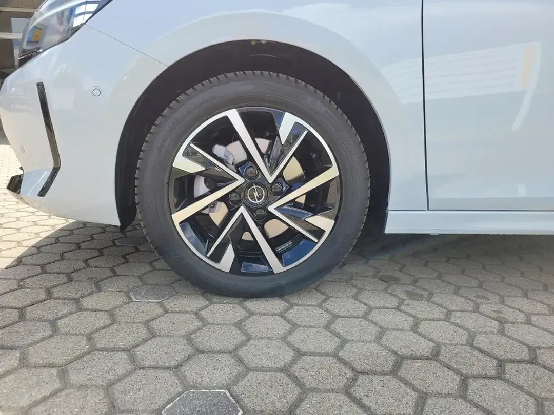 Opel Corsa - Thumbnail 3