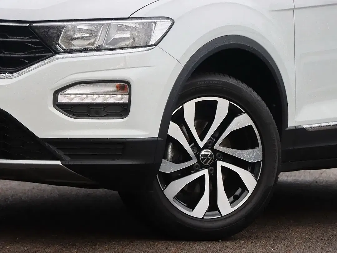Volkswagen T-Roc - Thumbnail 4