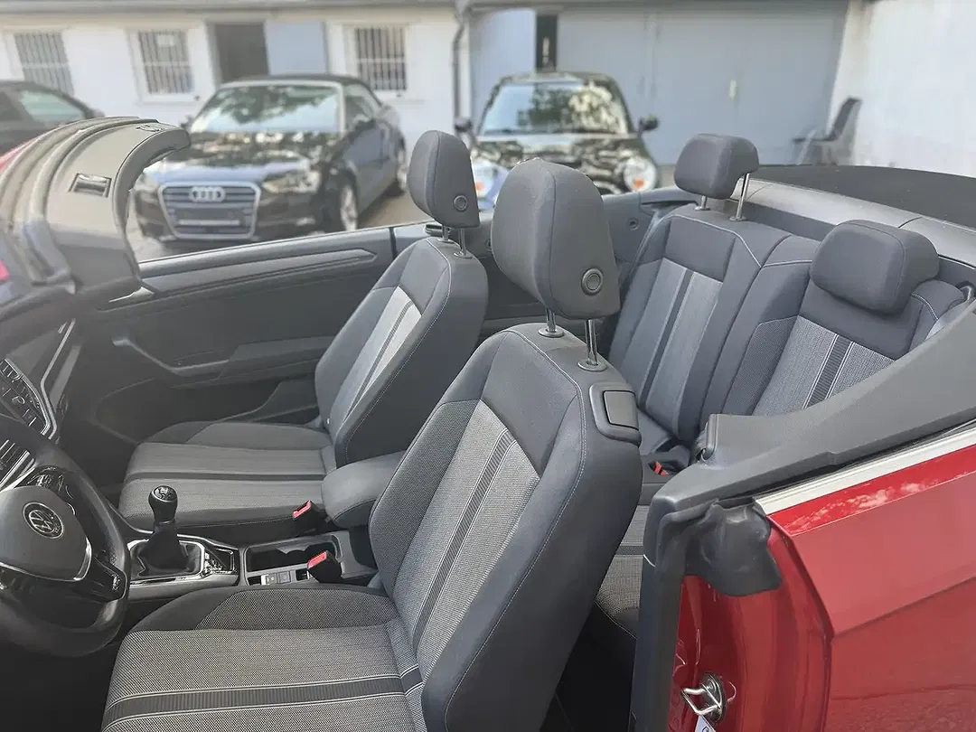 Volkswagen T-Roc - Thumbnail 13