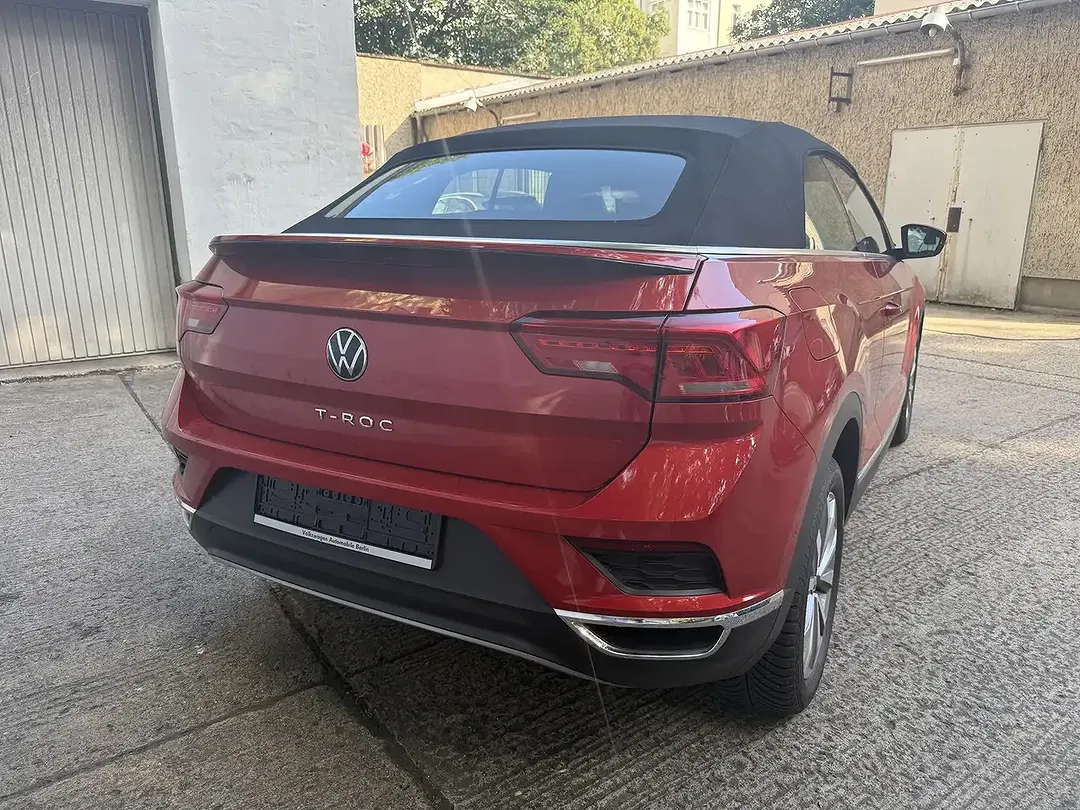 Volkswagen T-Roc - Thumbnail 3