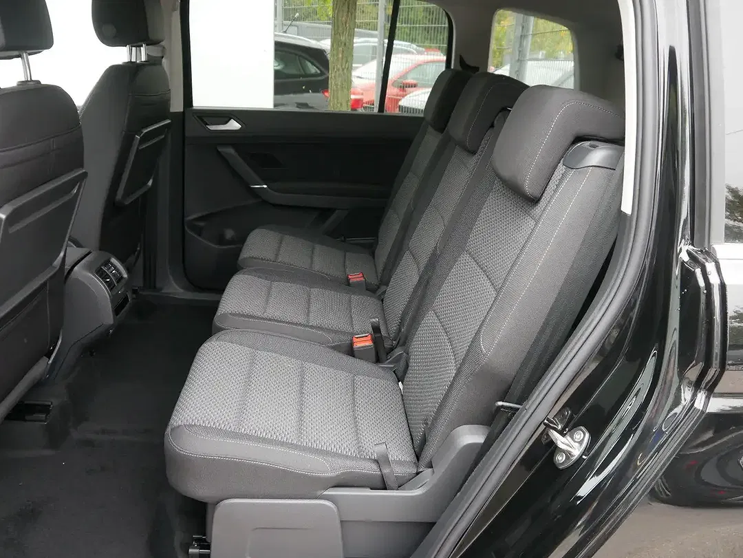 Volkswagen Touran - Thumbnail 10