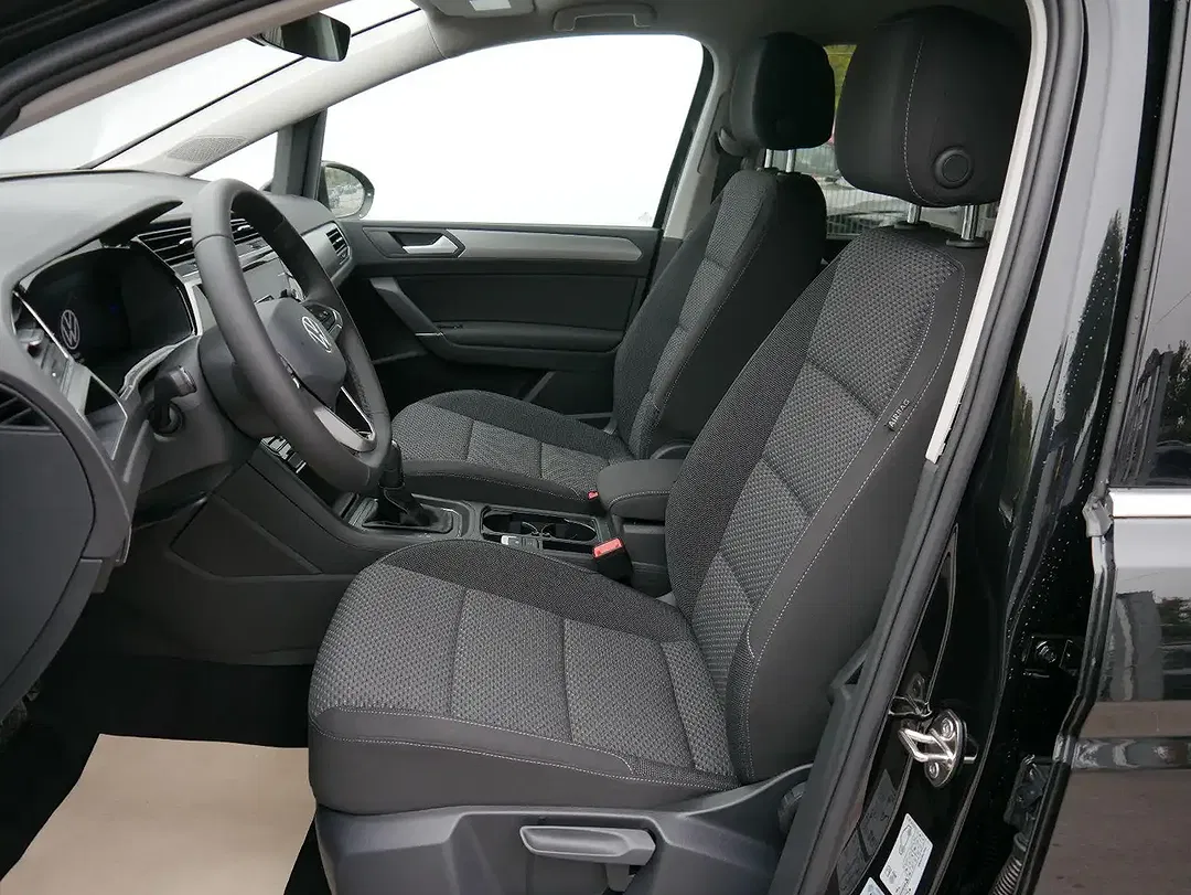 Volkswagen Touran - Thumbnail 11