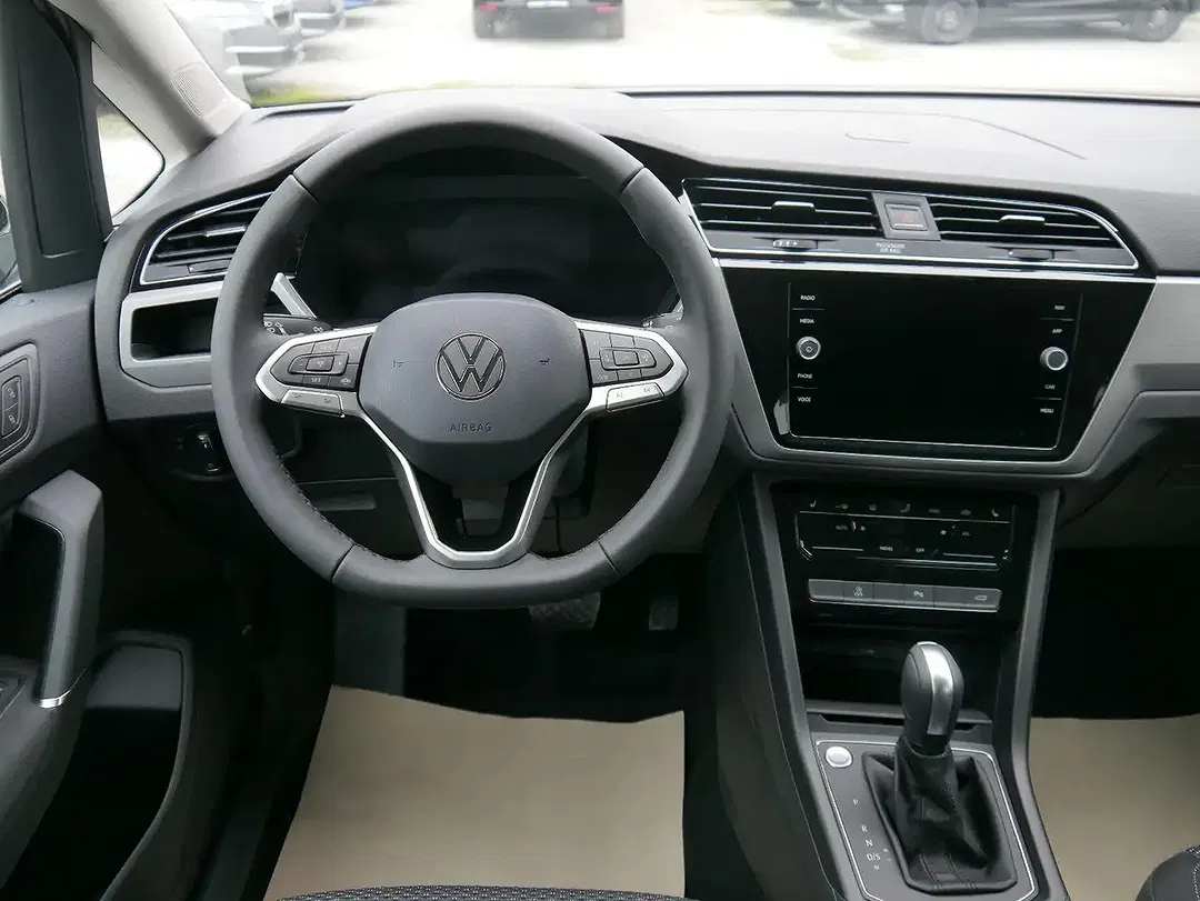 Volkswagen Touran - Thumbnail 13