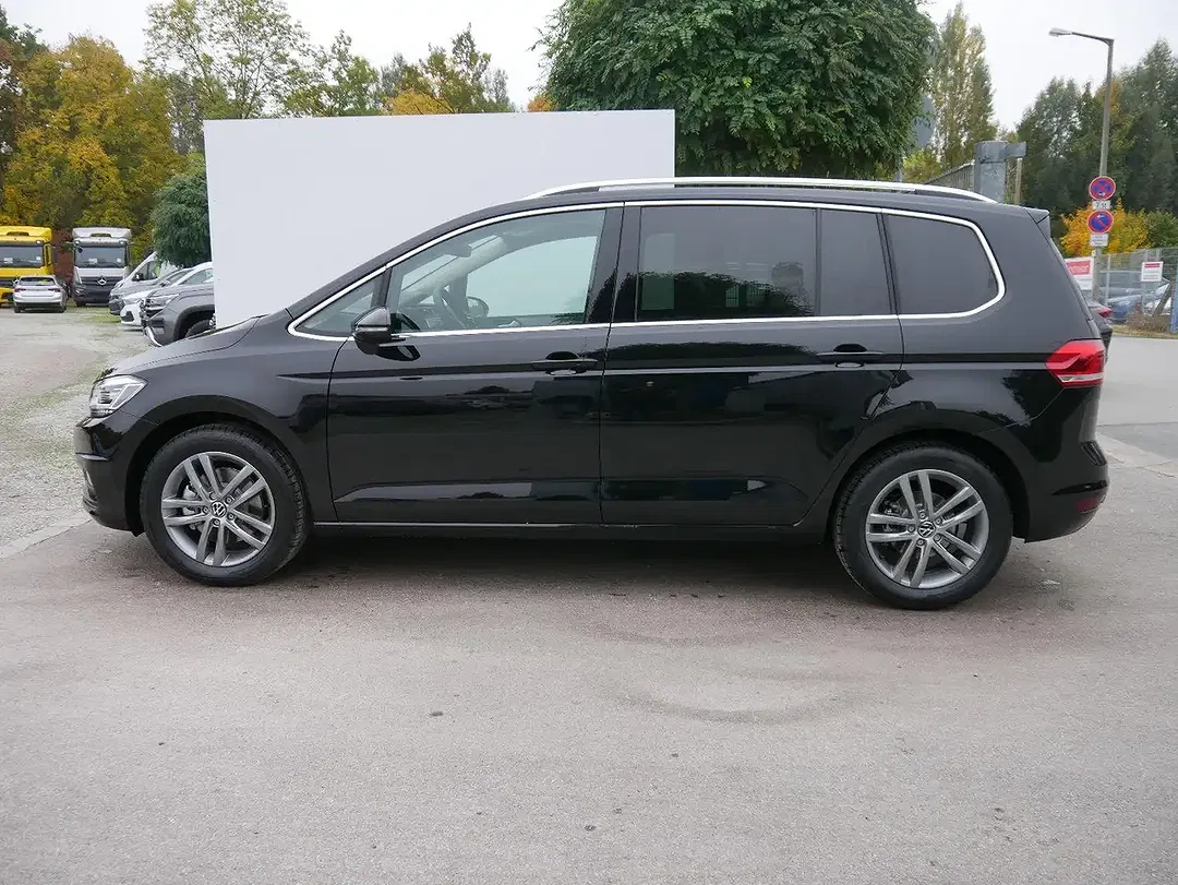 Volkswagen Touran - Thumbnail 4