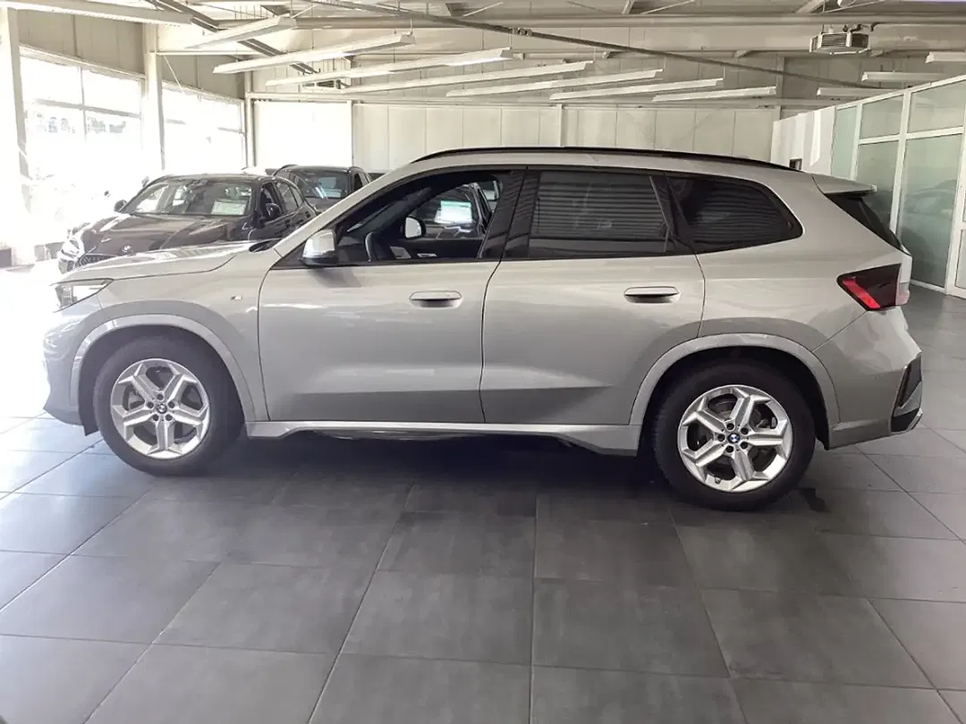 BMW X1 - Thumbnail 2