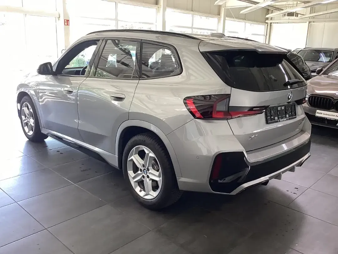 BMW X1 - Thumbnail 3