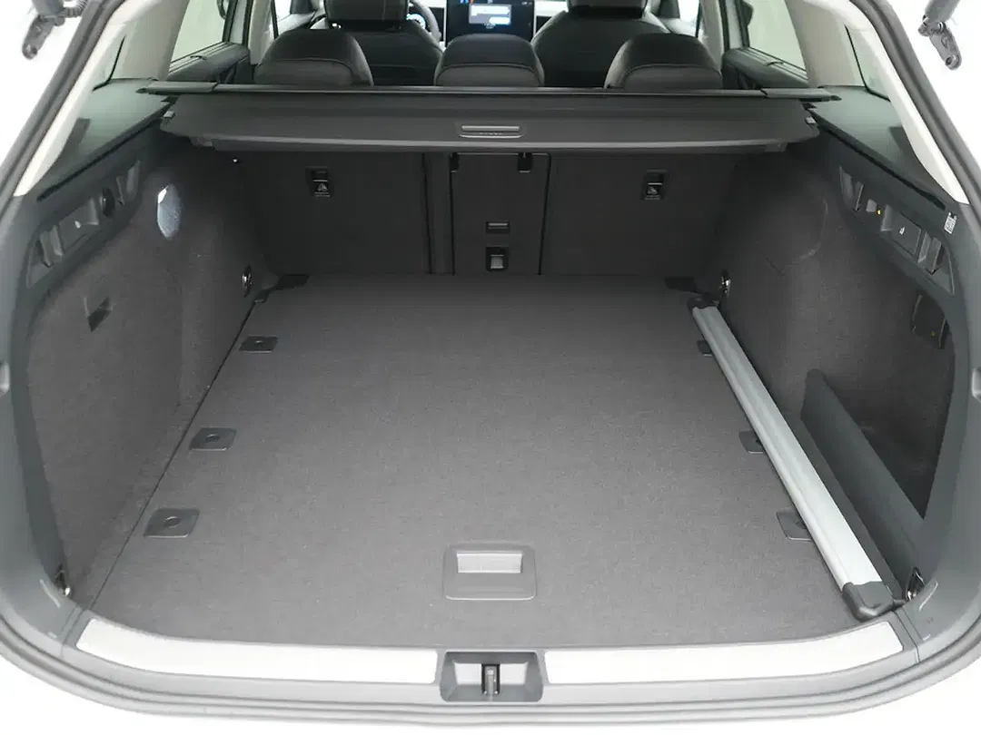 Volkswagen Passat - Thumbnail 14