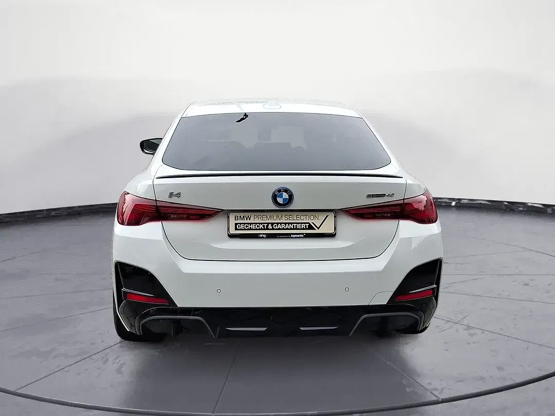 BMW i4 - Thumbnail 4