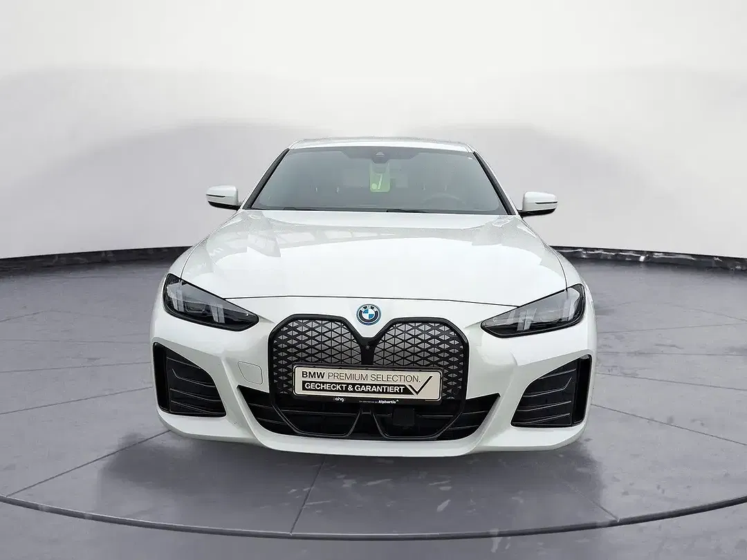 BMW i4 - Thumbnail 7
