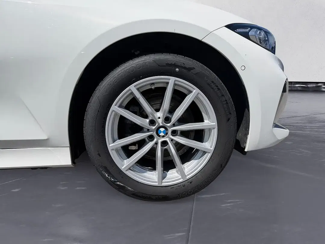 BMW 318 - Thumbnail 9