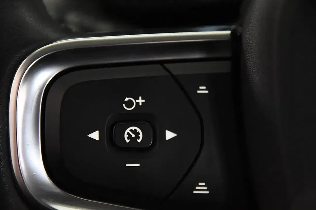 Volvo XC40 - Thumbnail 12