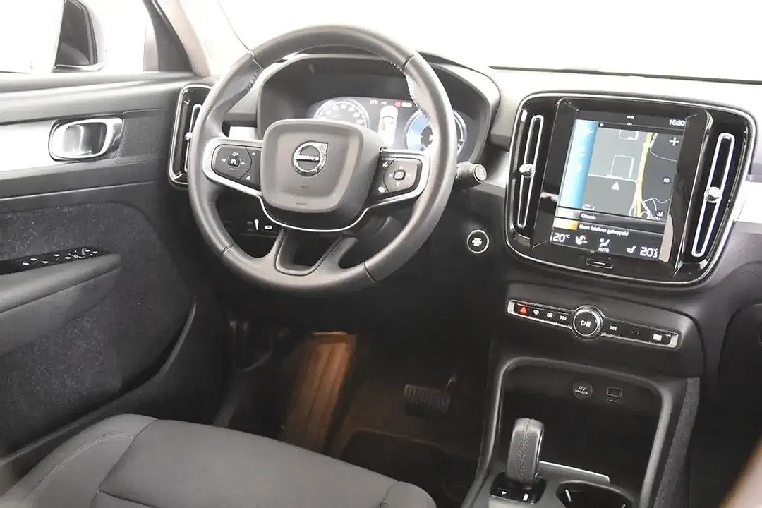 Volvo XC40 - Thumbnail 9