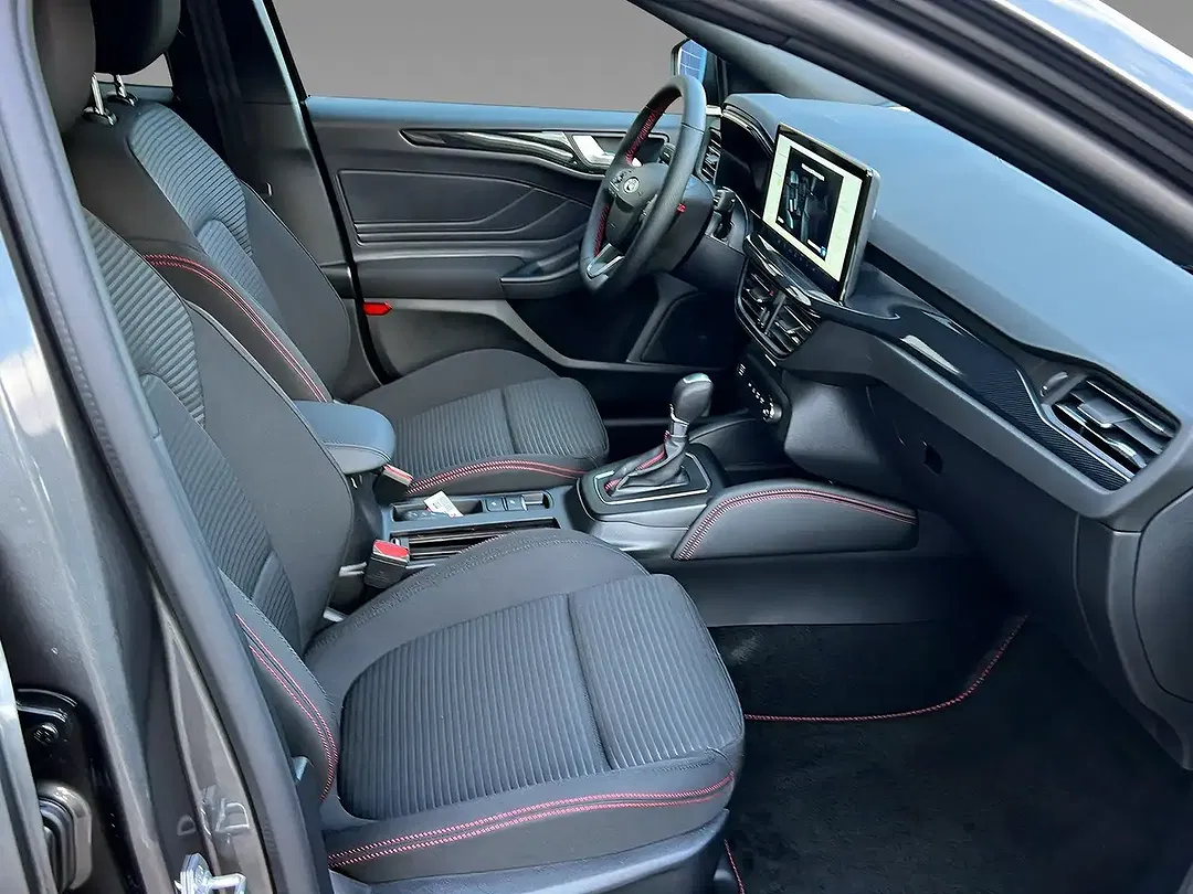 Ford Focus - Thumbnail 12
