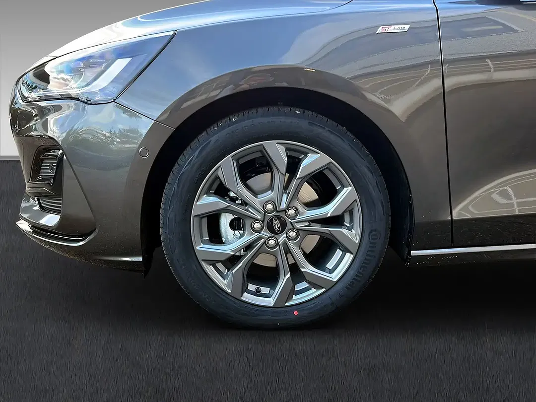 Ford Focus - Thumbnail 4