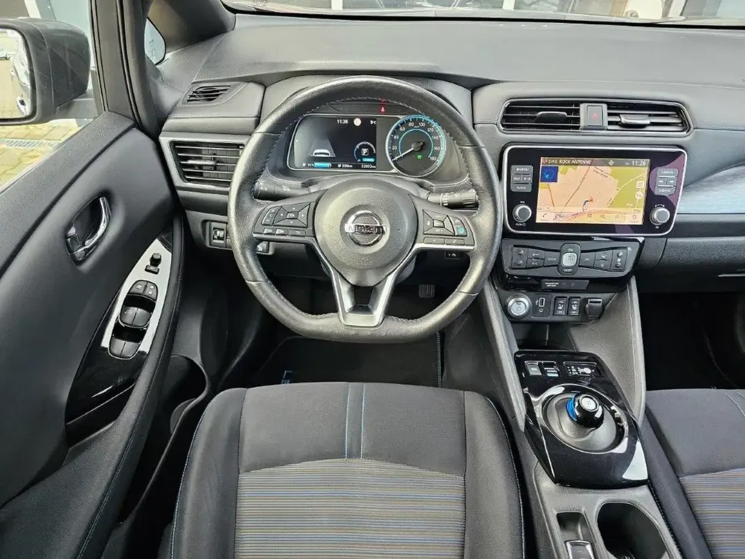 Nissan Leaf - Thumbnail 12