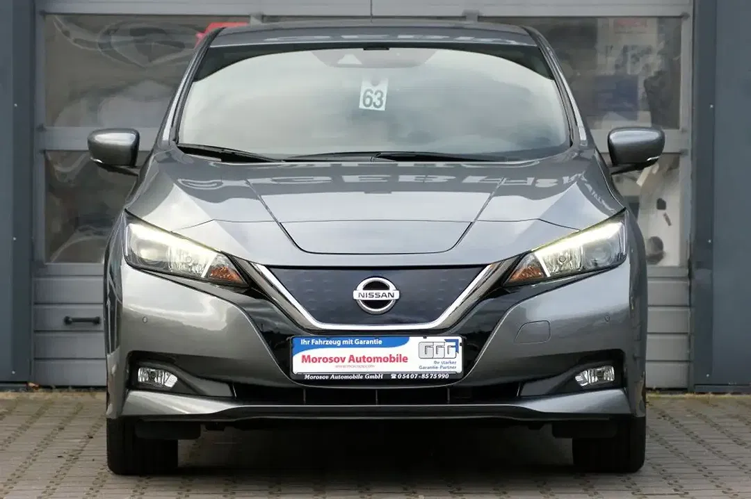 Nissan Leaf - Thumbnail 5