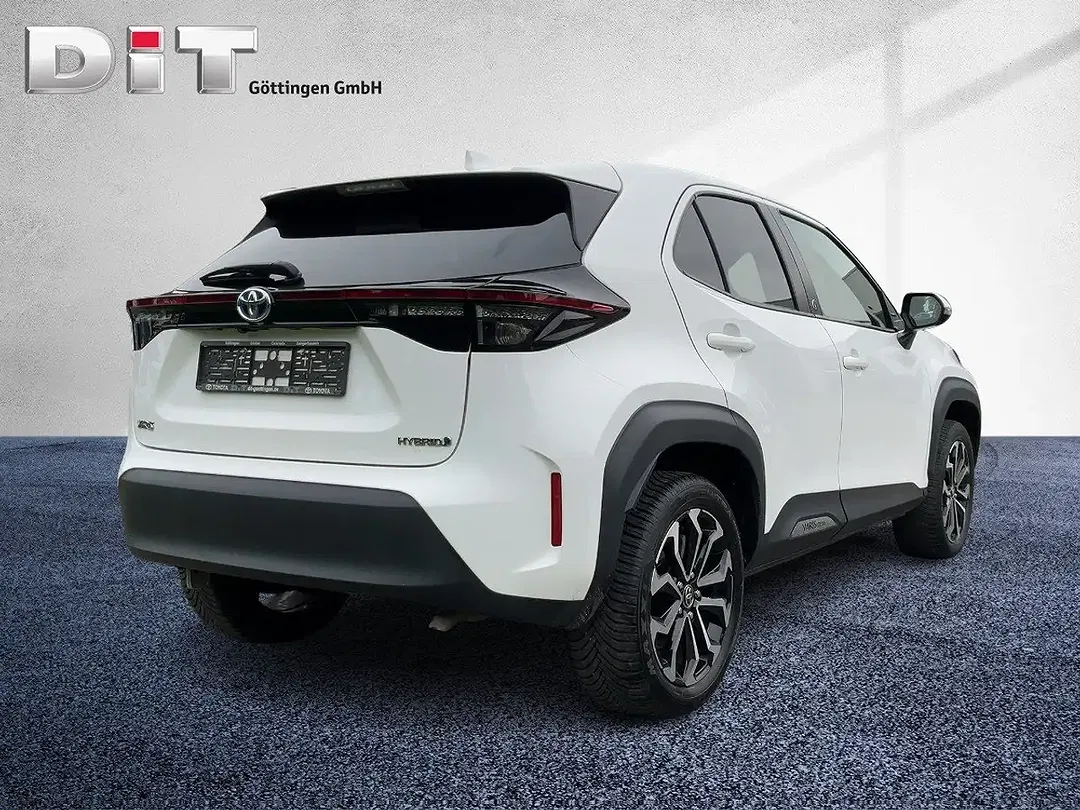 Toyota Yaris Cross - Thumbnail 4