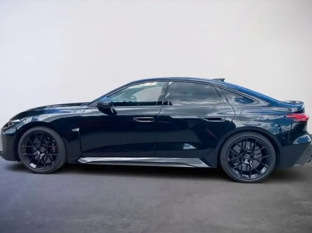 Audi RS5 - Thumbnail 3