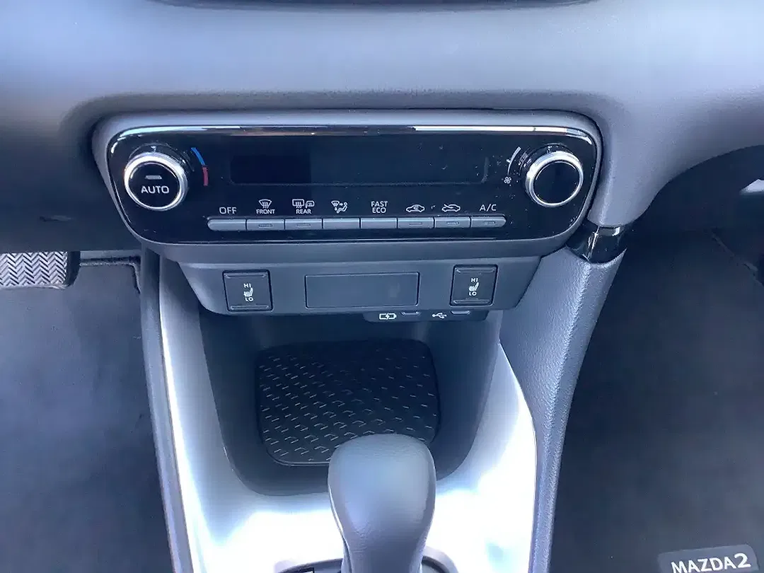 Mazda 2 - Thumbnail 13