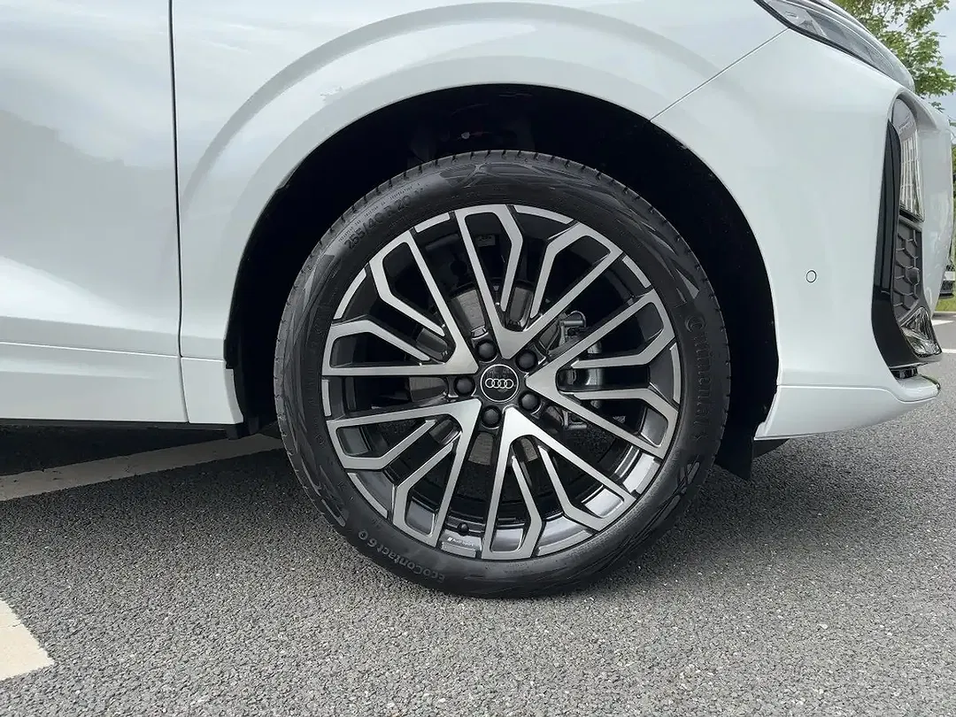 Audi Q3 - Thumbnail 11