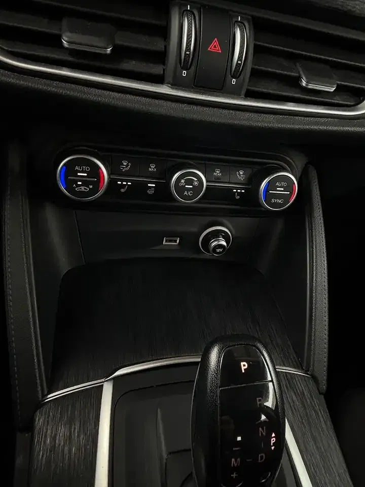 Alfa Romeo Stelvio - Thumbnail 13