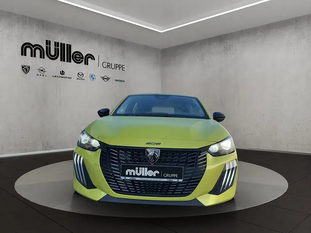 Peugeot 208 - Thumbnail 3