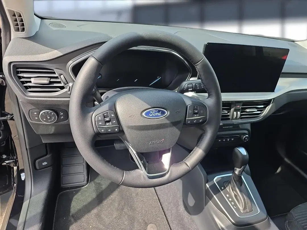 Ford Focus - Thumbnail 12
