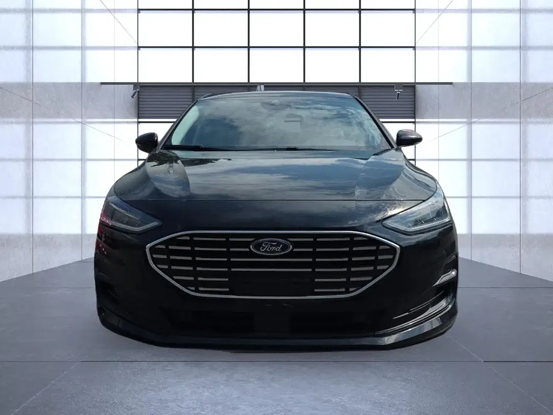 Ford Focus - Thumbnail 6