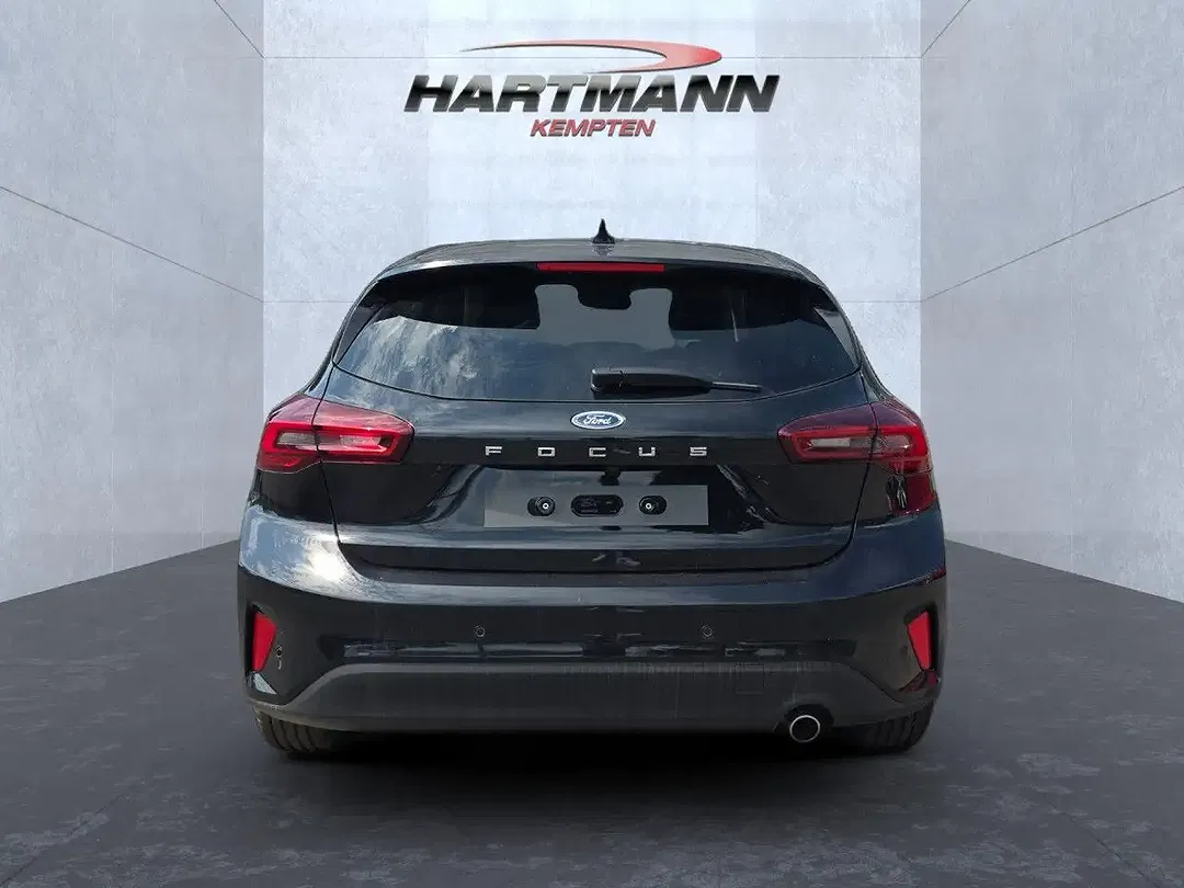 Ford Focus - Thumbnail 8