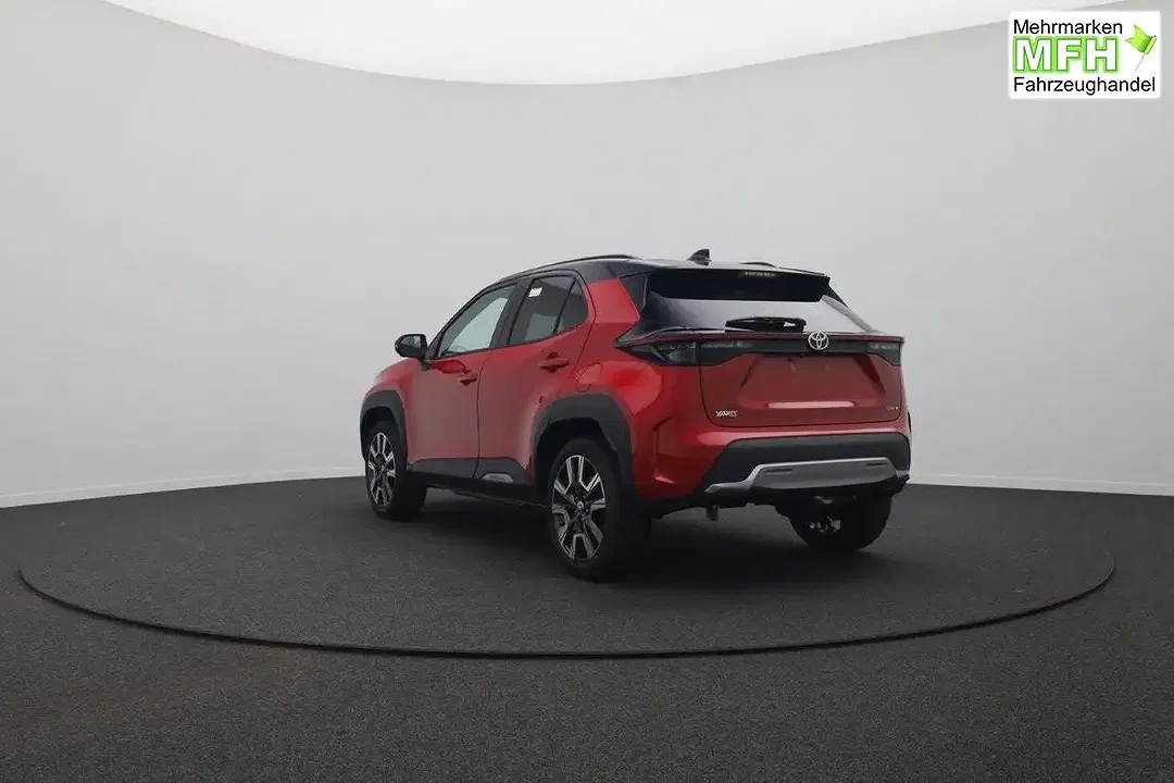 Toyota Yaris - Thumbnail 3
