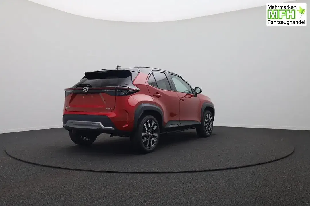 Toyota Yaris - Thumbnail 5