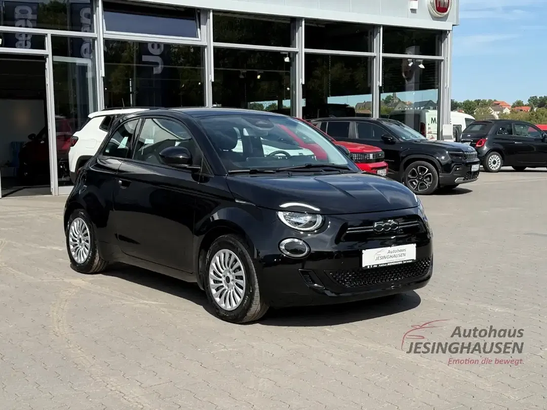 Fiat 500e - Thumbnail 3