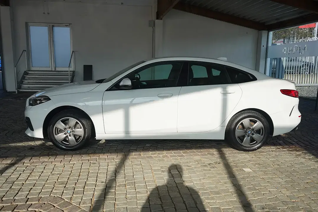BMW 218 - Thumbnail 3