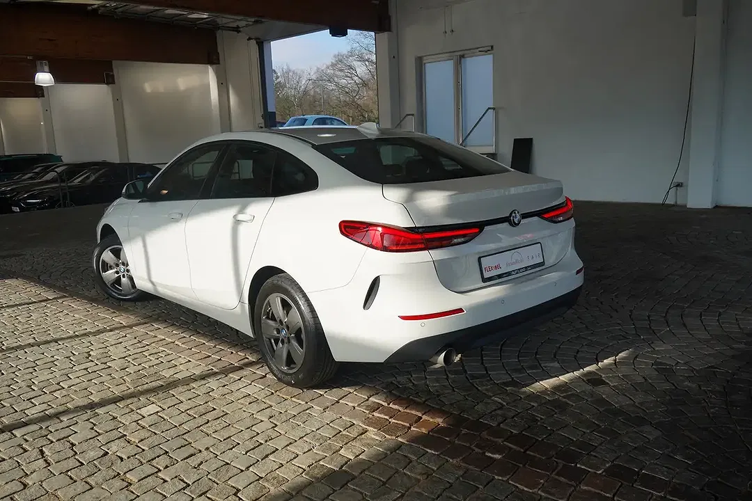 BMW 218 - Thumbnail 4