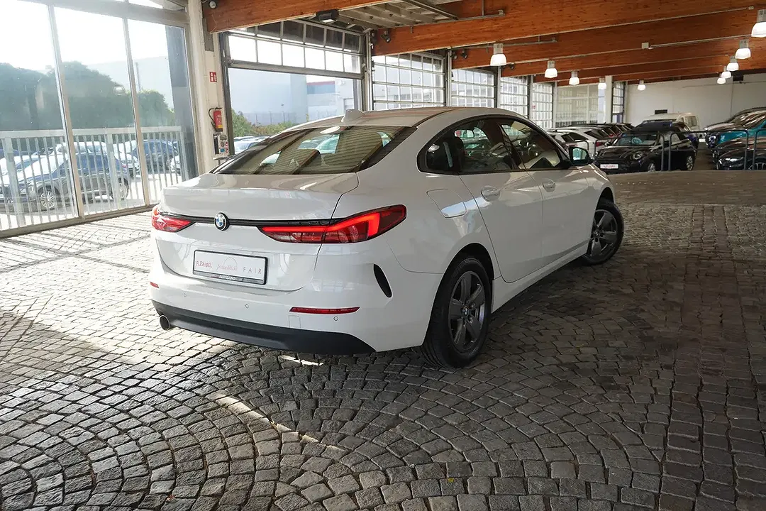 BMW 218 - Thumbnail 6