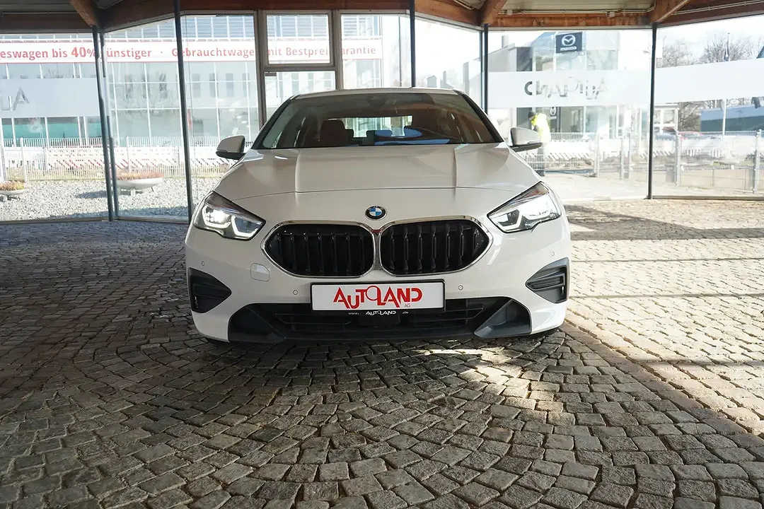 BMW 218 - Thumbnail 9
