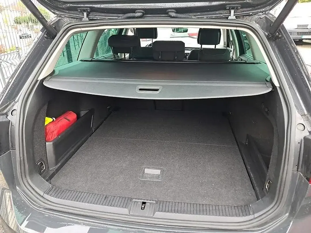 Volkswagen Passat Variant - Thumbnail 8