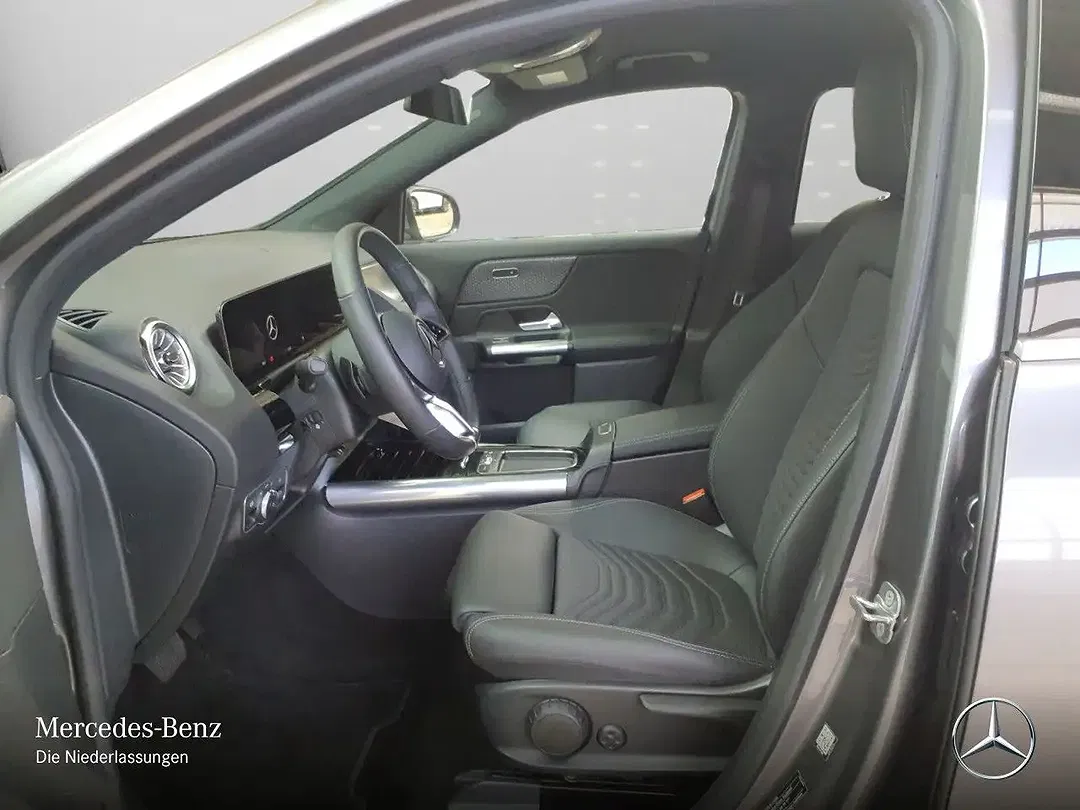 Mercedes-Benz EQA 250 - Thumbnail 10