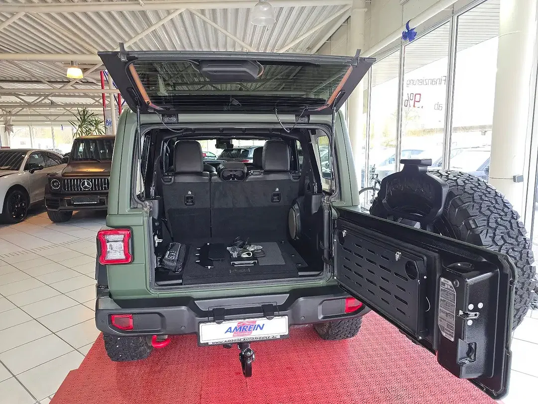 Jeep Wrangler - Thumbnail 10