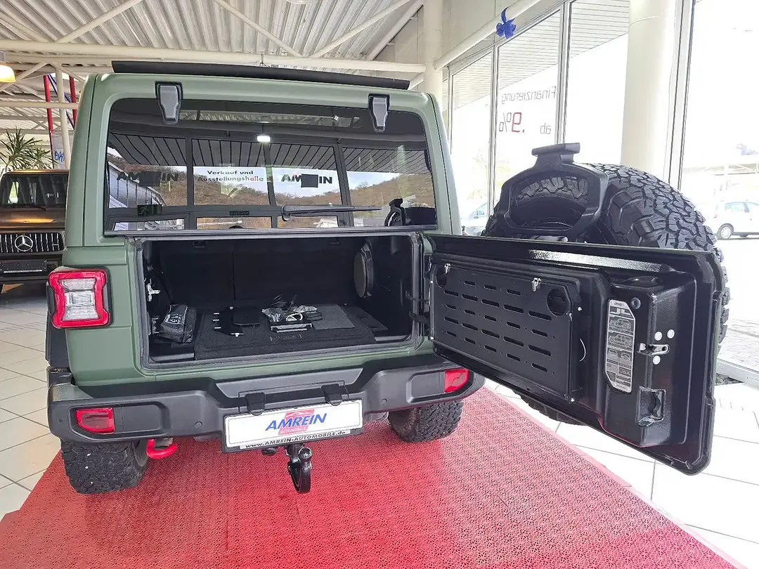 Jeep Wrangler - Thumbnail 11