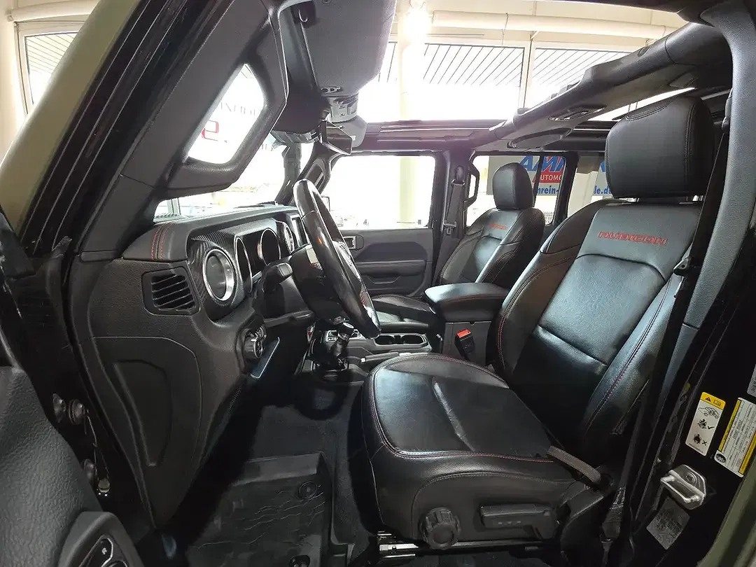 Jeep Wrangler - Thumbnail 13