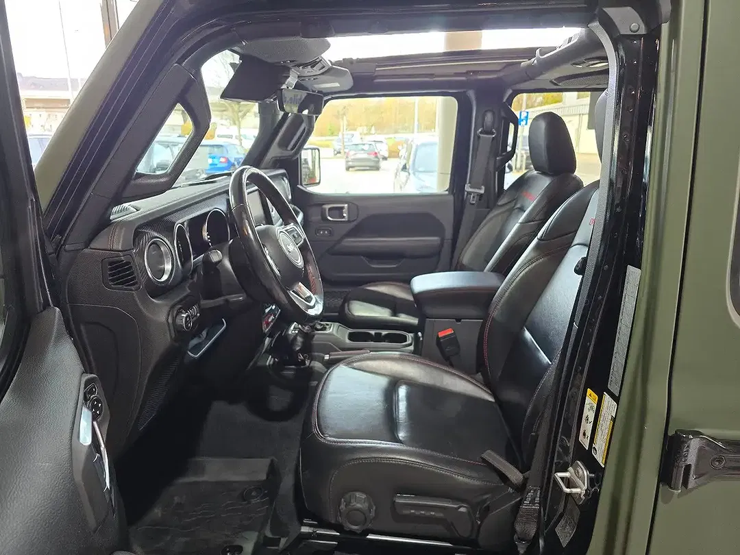 Jeep Wrangler - Thumbnail 14