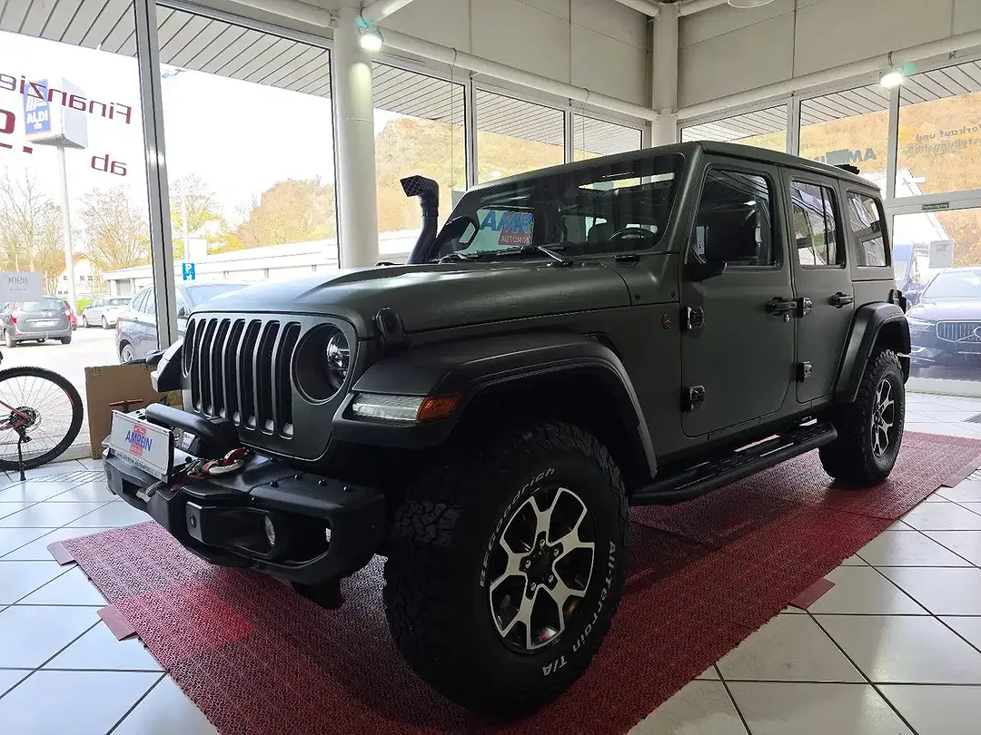 Jeep Wrangler - Thumbnail 6