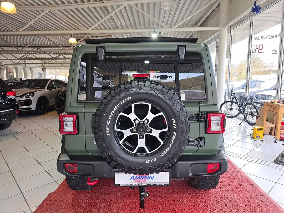 Jeep Wrangler - Thumbnail 8