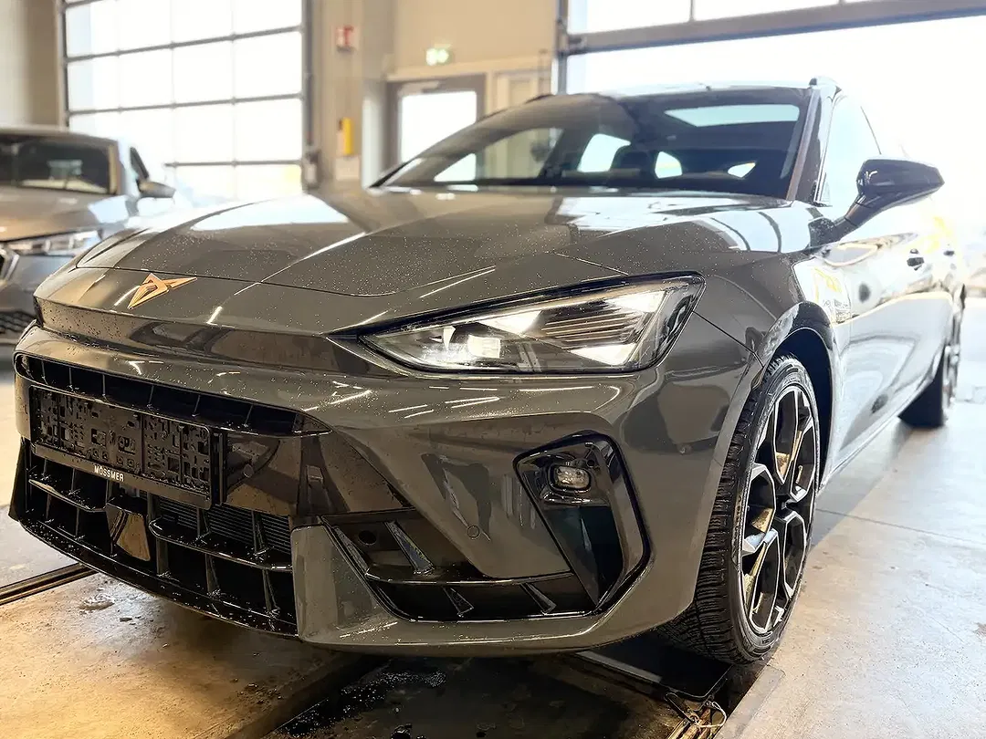 CUPRA Leon - Thumbnail 1