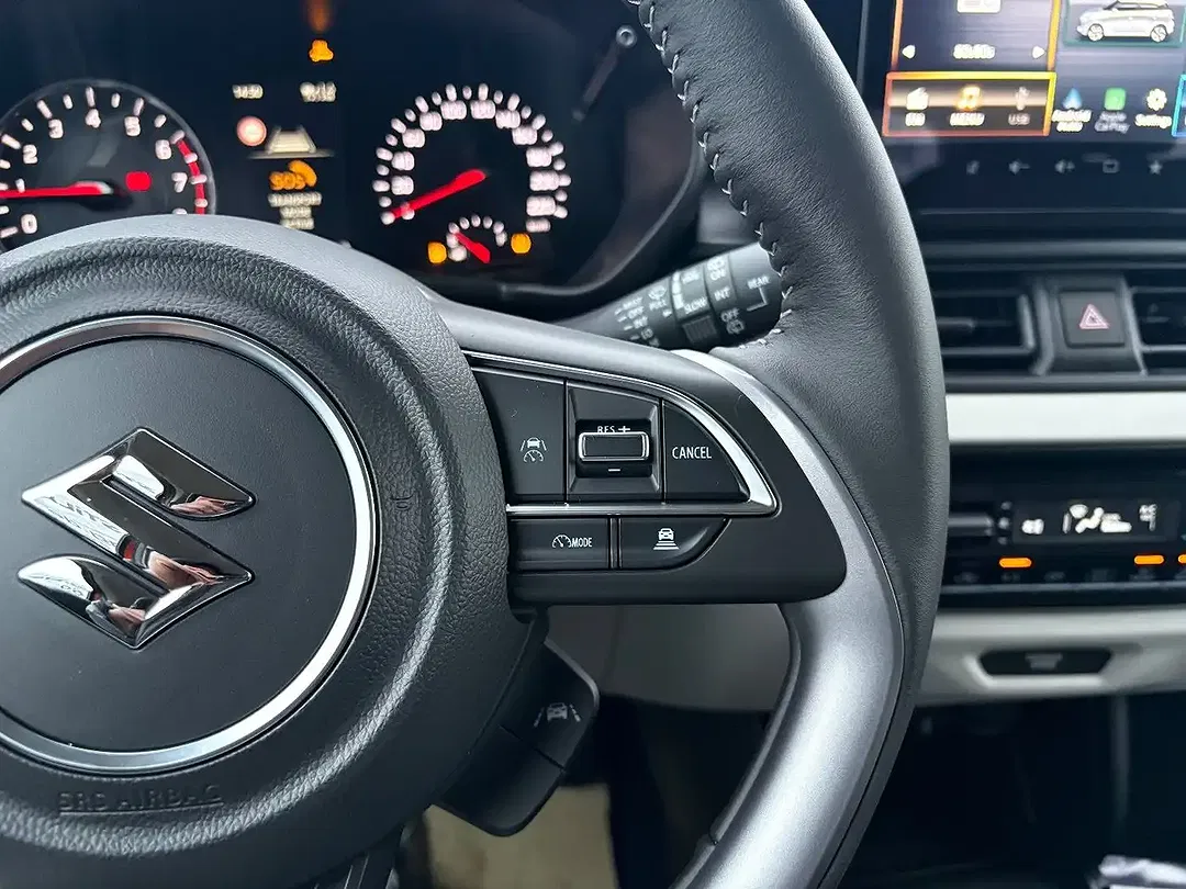 Suzuki Swift - Thumbnail 17